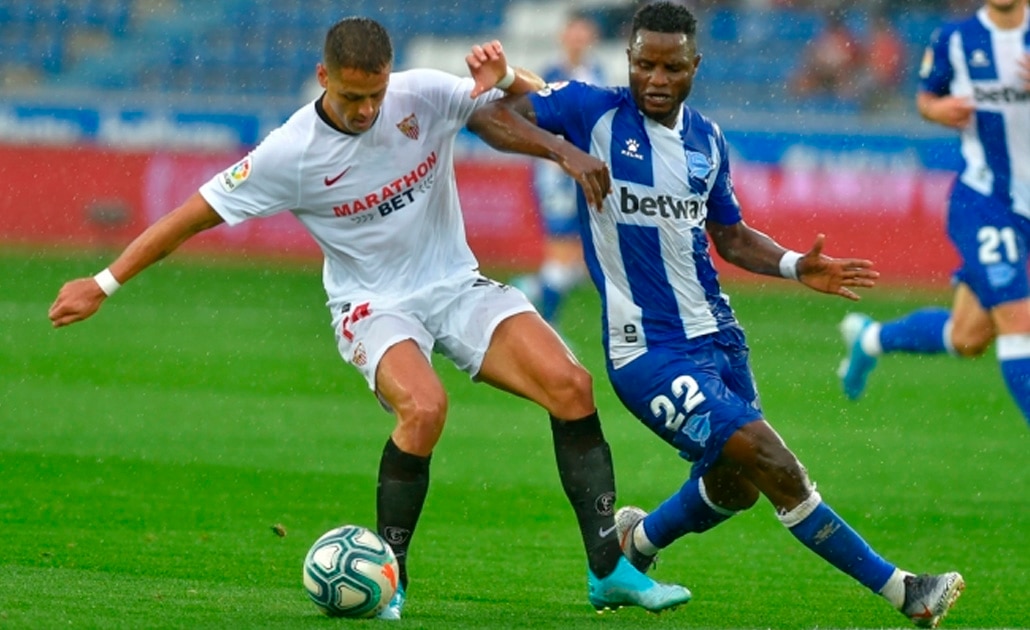 Así le fue a "Chicharito" en su debut con el Sevilla
