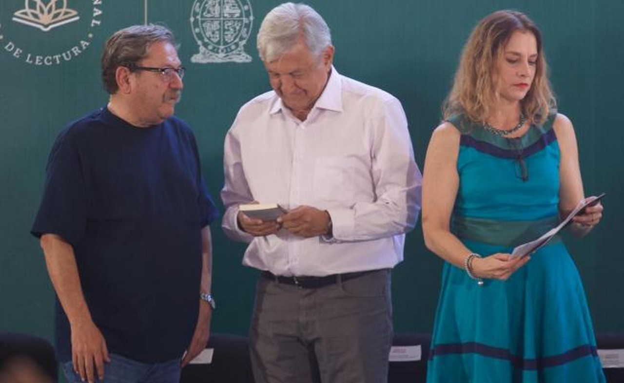  AMLO y Taibo II presentan estrategia de lectura; libros costarán desde $10