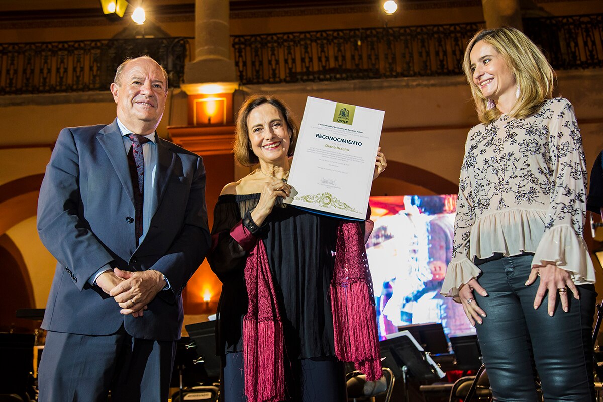 Reconocen trayectoria de Diana Bracho en Festival de Cine de UASLP