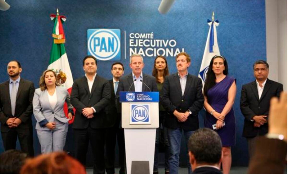 Consulta de AMLO es "una payasada"; no aceptaremos resultado: PAN