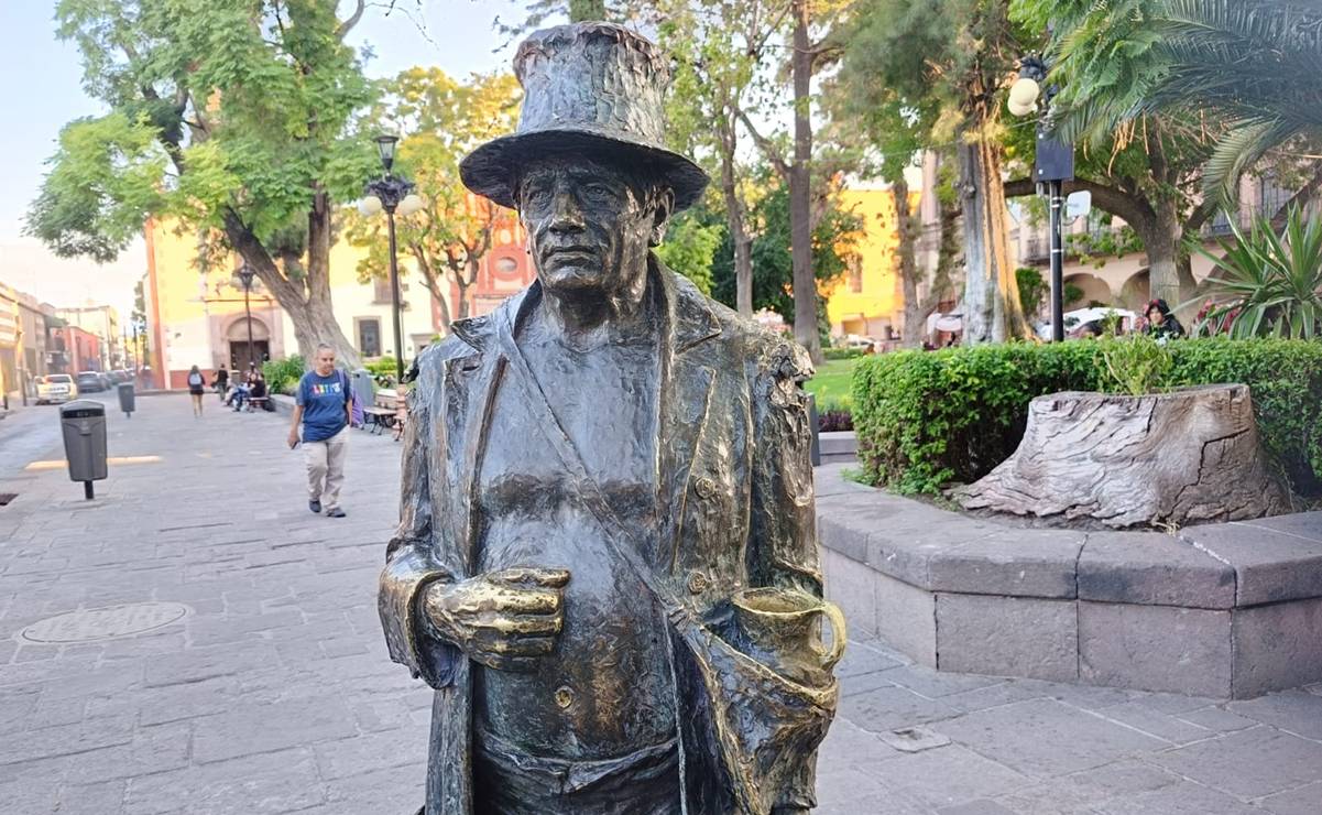 Juan del Jarro, un personaje urbano que da vida a historias del viejo San Luis Potosí. Foto: Jazmín Ramírez EL UNIVERSAL