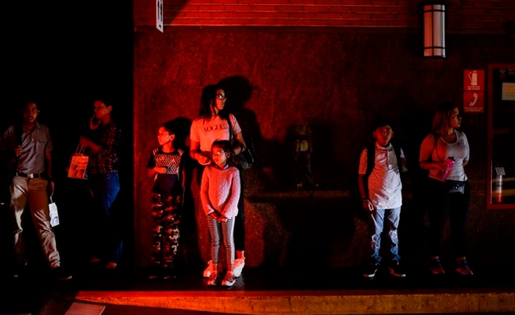 Sufren apagón en Caracas y varias regiones de Venezuela