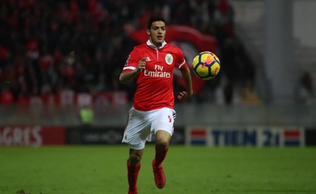 Jiménez participa en empate del Benfica