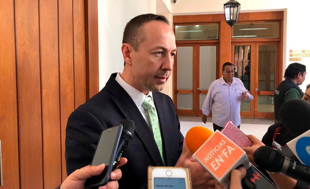 Edgardo Hernández aporta pruebas a denuncia contra secretarios