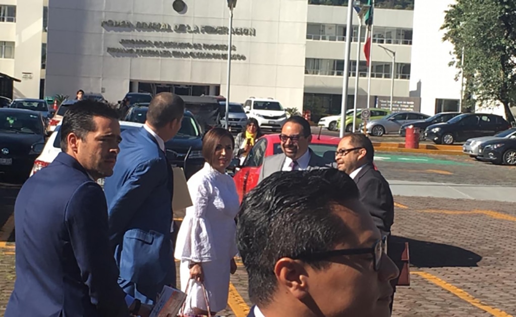 “Aquí estoy, vengo a dar la cara”: Rosario Robles al llegar a comparecencia