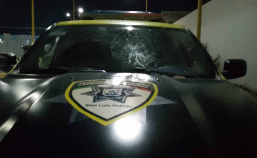 Tras el ataque, una mujer policía resultó herida. Foto: Especial