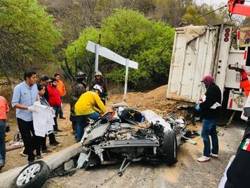 Fatal accidente en carretera Rioverde 