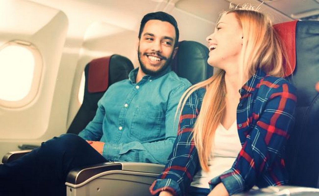 El 51% ha conversado con un extraño. (Foto: Pixabay)