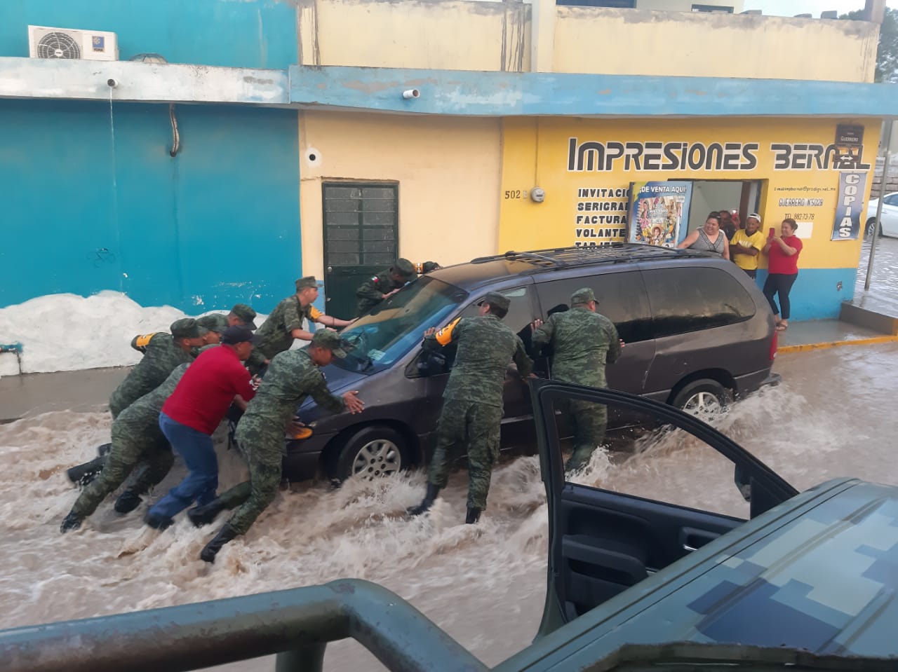 Autoridades atienden emergencias por lluvias en Matehuala