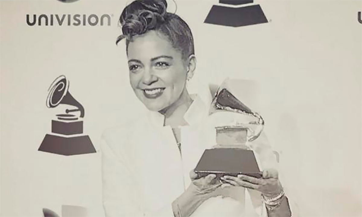 "Siempre hago caritas", le dice Natalia Lafourcade a Maluma