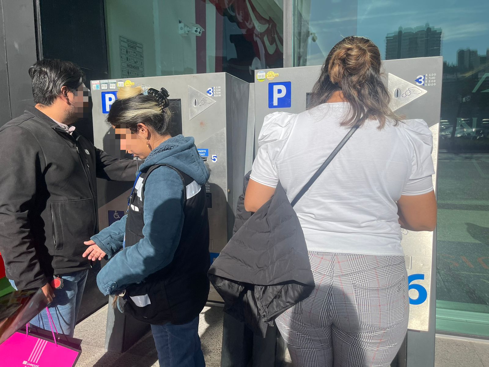 Centros comerciales de SLP se niegan a brindar estacionamiento gratis, sube a 11 los amparados