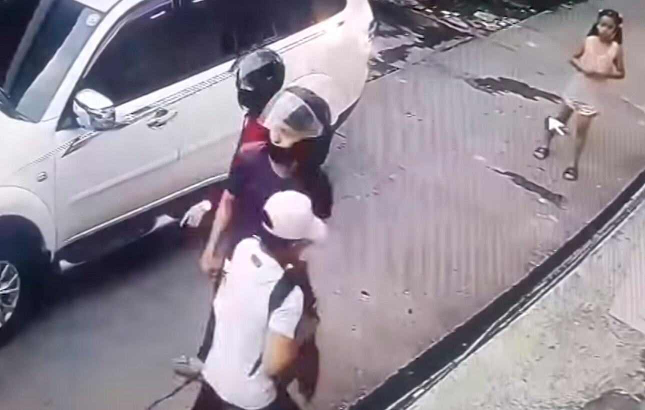 Niña de 8 años enfrenta a asaltantes armados en Filipinas