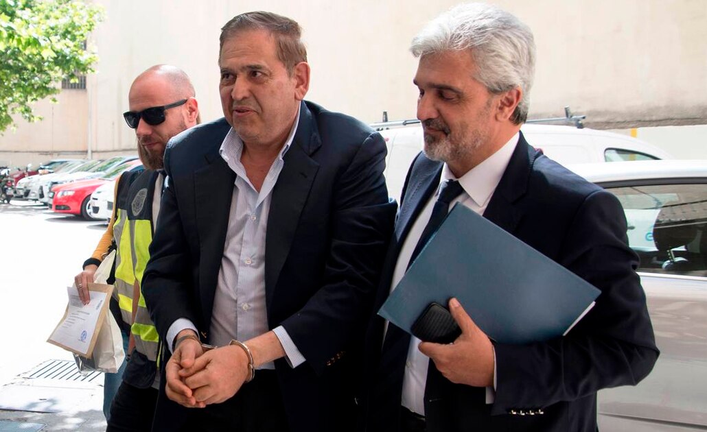 Dueño de Altos Hornos de México pide amparo para evitar bloqueo de sus cuentas