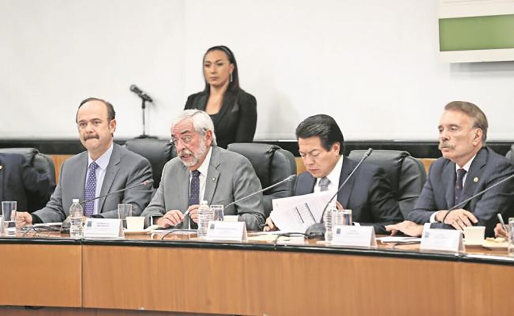 El secretario de la ANUIES, Jaime Valls; el rector de la UNAM, Enrique Graue; el presidente de la Jucopo, Mario Delgado, y el director del IPN, Mario Rodríguez. Foto: JUAN CARLOS REYES. EL UNIVERSAL