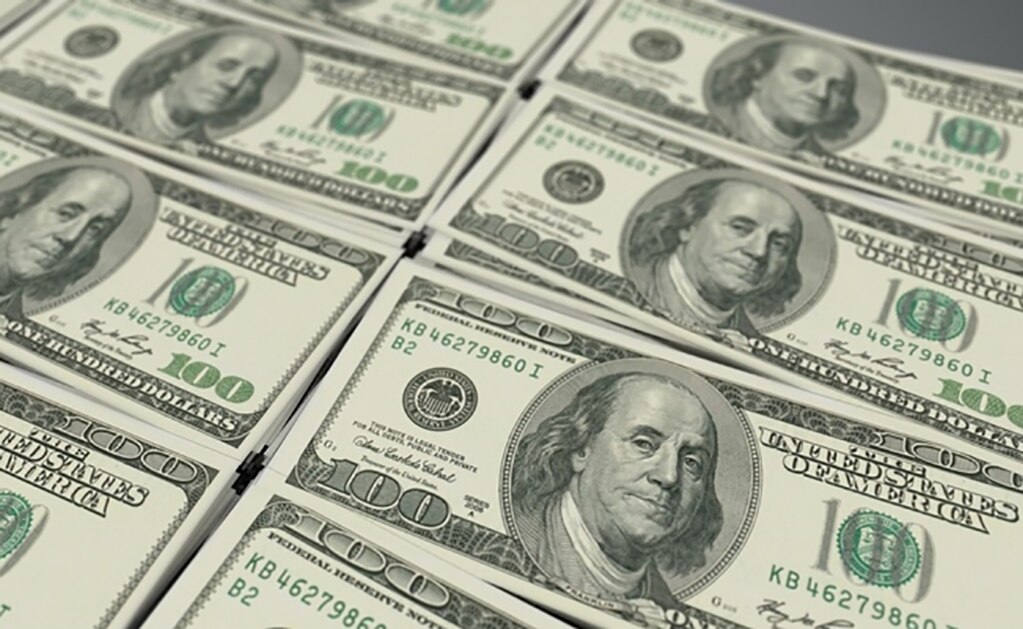 Dólar se desploma 38 centavos tras acuerdo entre México y EU