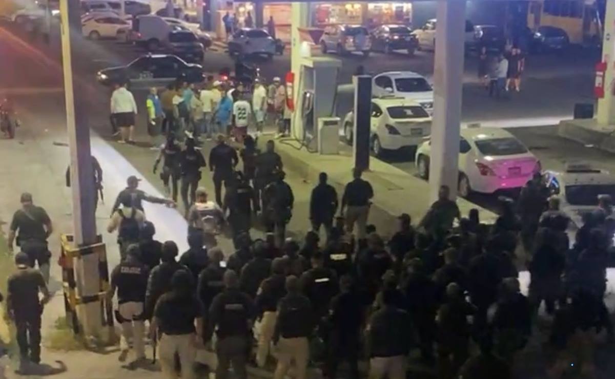 No se han cancelado concesiones a taxistas que participaron en enfrentamiento contra choferes de plataforma. Foto: Especial