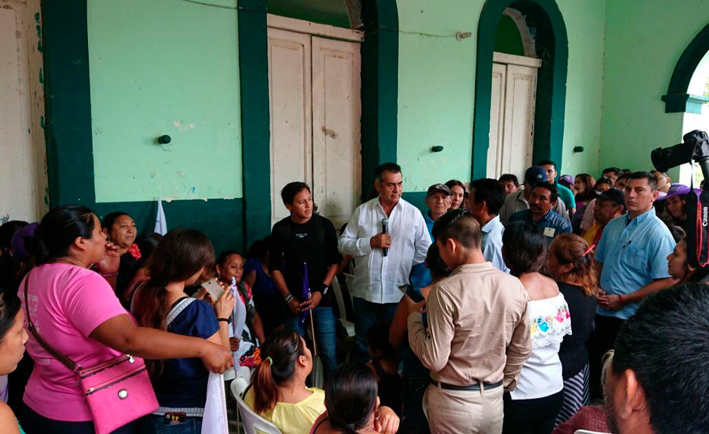 "El Bronco" lanza nuevo video promocional titulado "Las Tres Viudas Negras"