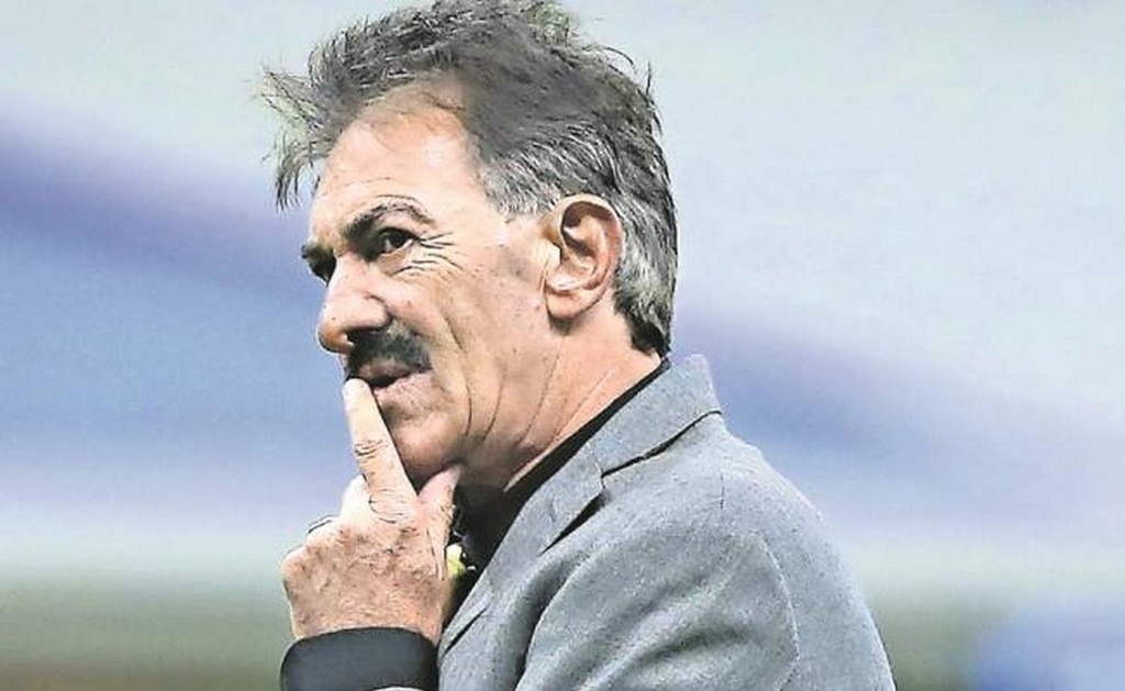 La Volpe critica la nómina del técnico