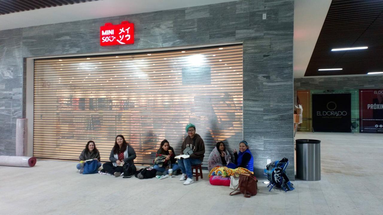 Largas filas en plaza el Dorado por apertura de Miniso 