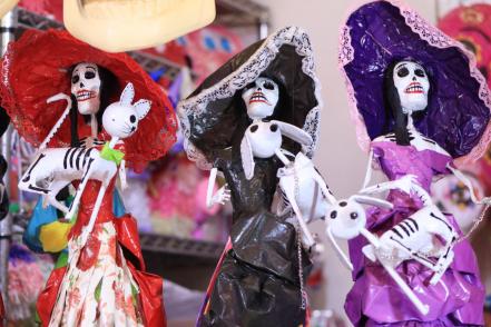 FOTOS. Catrinas, color y tradiciones se apoderan del Mercado República para celebrar este Día de Muertos en SLP 