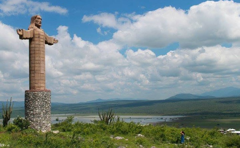 Estatua de Cristo Redentor en San Ciro de Acosta, SLP. Foto: FB@Bellezas de San Ciro de Acosta, SLP