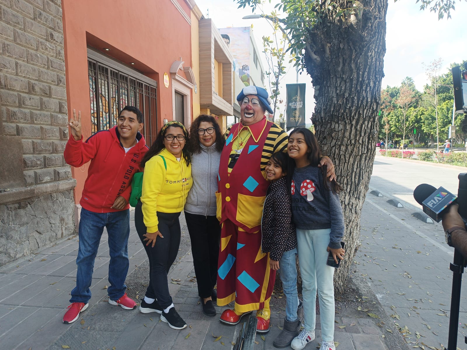 Motivado por la pasión al clown se convirtió el pionero de los payasos en San Luis Potosí