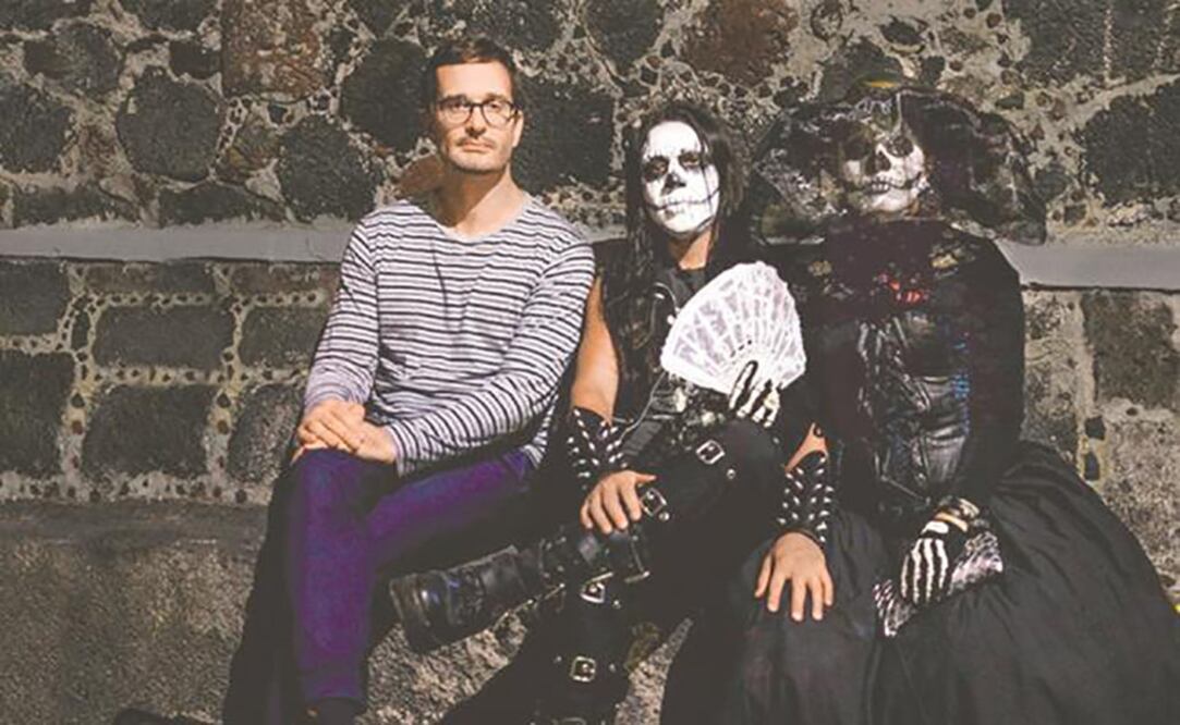 En México conoció el ritual de la Santa Muerte en Tepito. (FOTOS: NETFLIX)