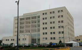 Hospital Central de SLP opera al límite: sindicato mantiene plantón por falta de trabajadores e insumos