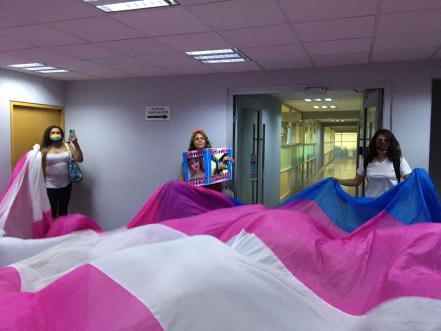 En día de la visibilidad trans, activistas irrumpen en Fiscalía de SLP; acusan de transfóbicos a funcionarios