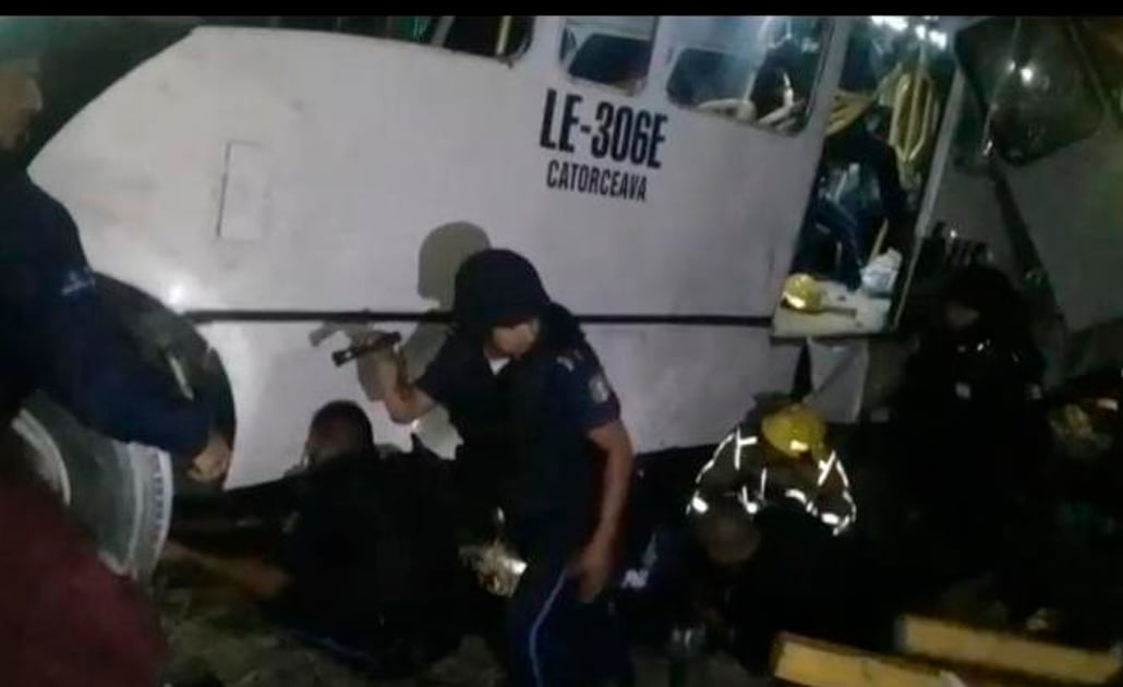 Mueren ocho en accidente de autobús en Guanajuato