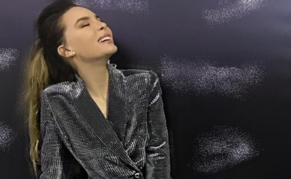  Belinda presume la prenda que será la más popular en otoño