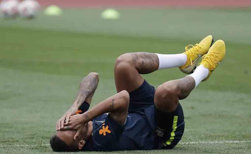 Rivaldo le aconseja a Neymar olvidar las críticas y seguirse tirando