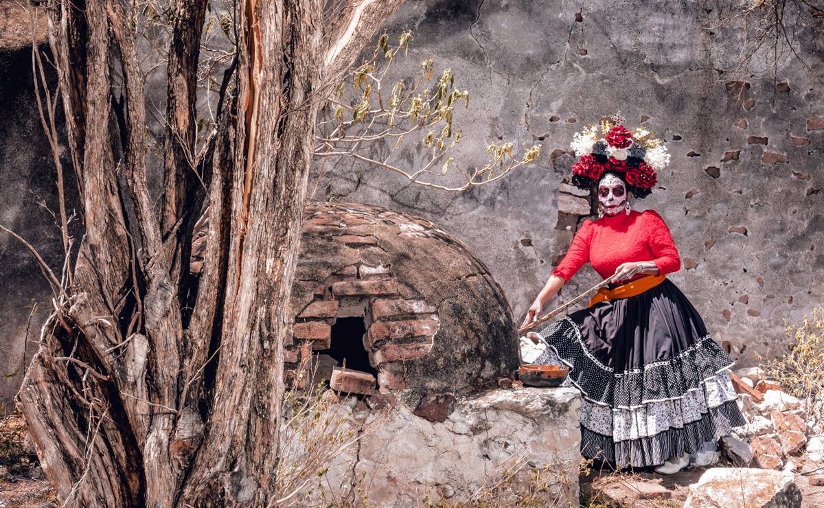 Con motivo del Día de Muertos y Xantolo, fotógrafo resalta la belleza de SLP con sesión de catrinas