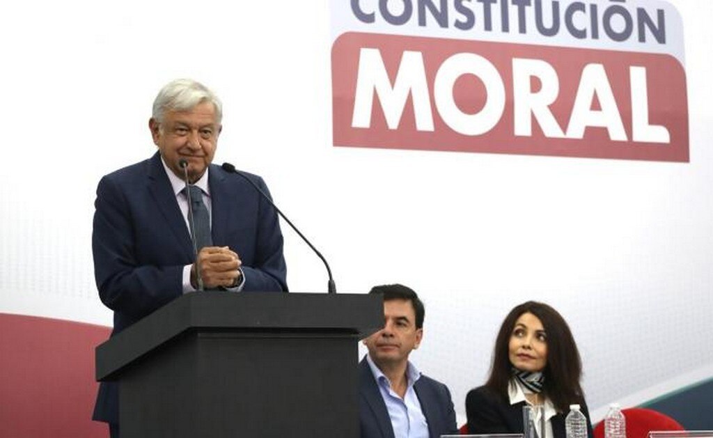  Presenta AMLO convocatoria para Constitución moral
