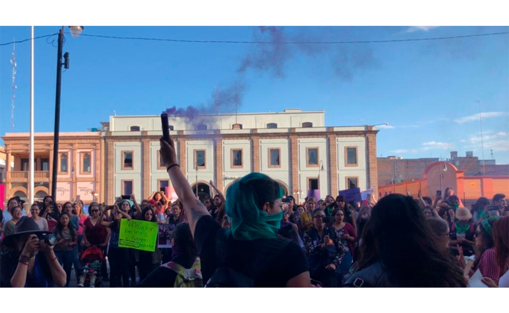 “Me cuidan mis amigas, no la policía”; reclamen mujeres en #BrillanteadaSLP