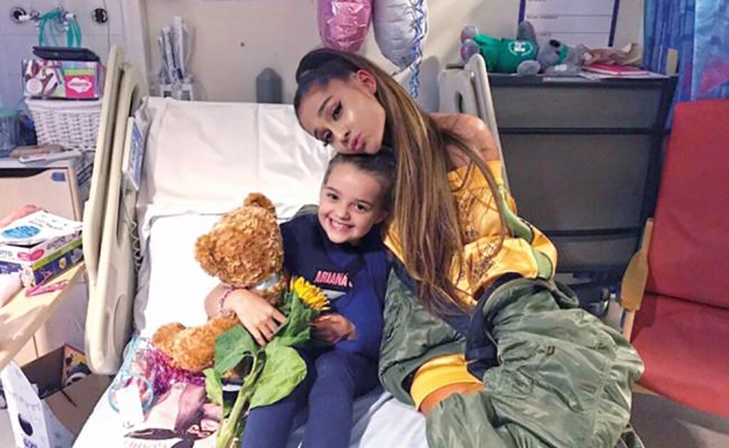 El año pasado, la cantante visitó a los fans que resultaron heridos en el show. Foto: AP