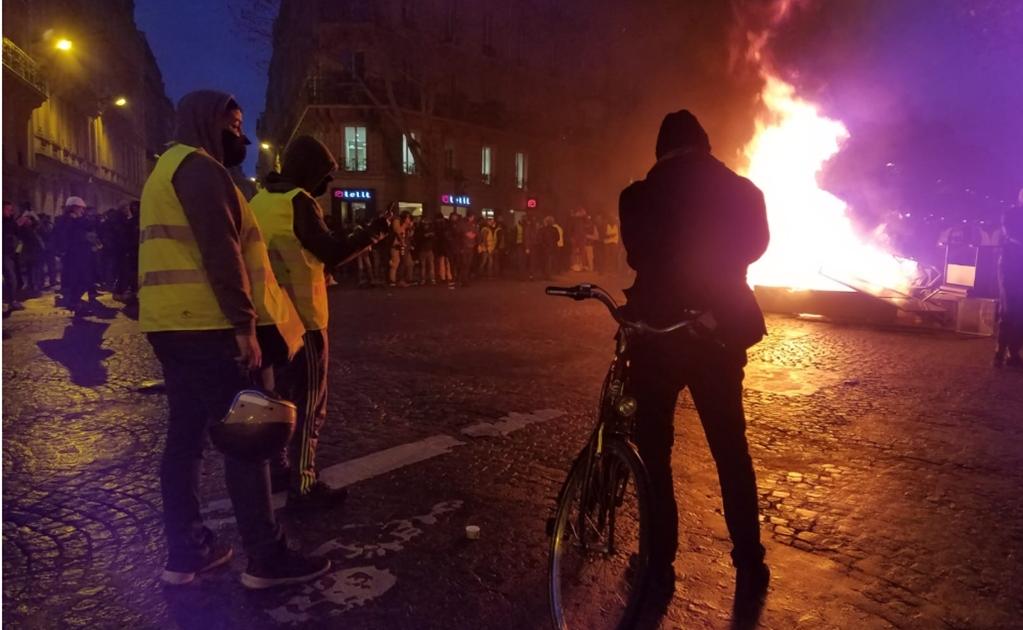 Un millar de arrestos, más de 100 heridos, en protestas en Francia, dice el gobierno