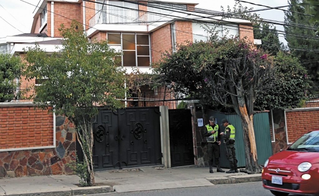 Bolivia viola inmunidad de embajadora de México