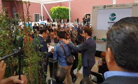 Manifestantes irrumpen evento para exigir protección de Sierra de San Miguelito