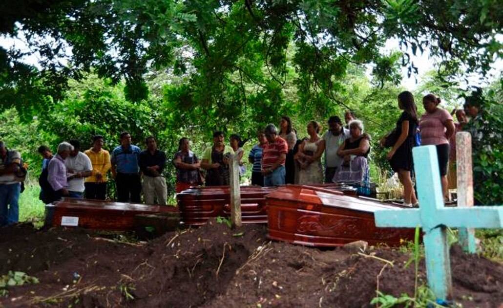 Suman 110 muertos por erupción en Guatemala