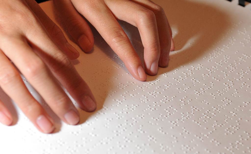 SLP ofrece taller de braille para preservar este sistema de escritura y lectura