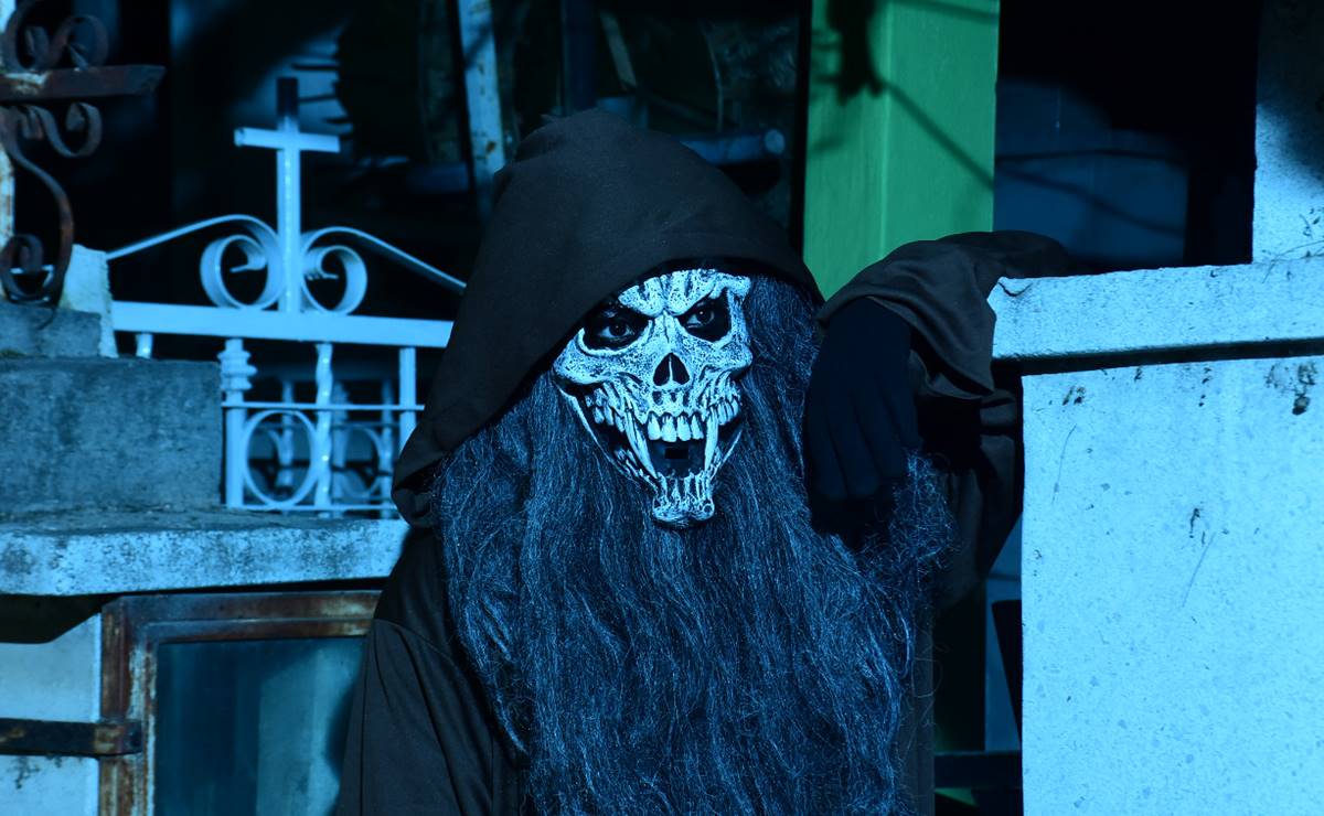 Abren cementerios de Soledad para vivir una "tétrica experiencia" con un recorrido de terror