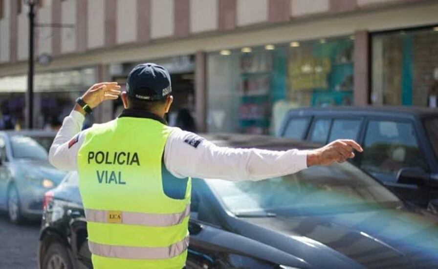 Implementan medidas para proteger a policías del calor extremo en capital de SLP  
