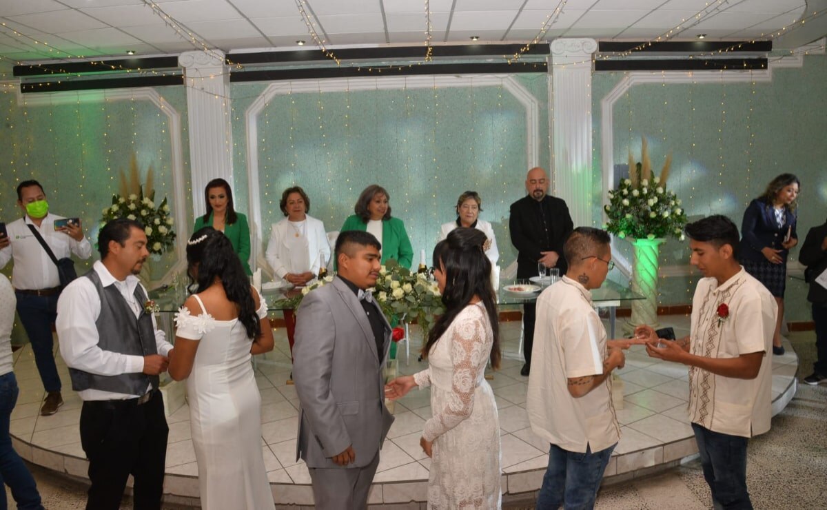 Al menos 294 parejas contrajeron matrimonio en bodas comunitarias en capital potosina