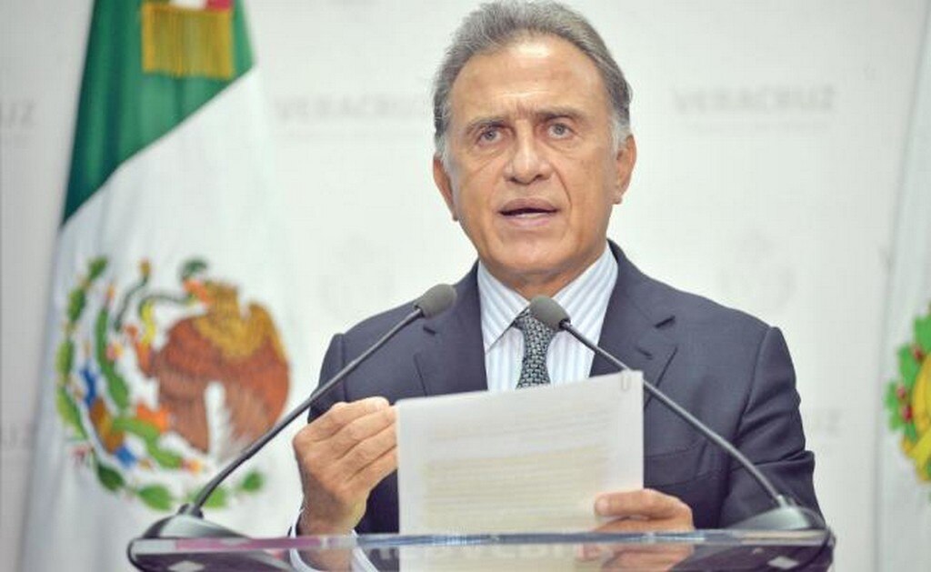 El gobernador de Veracruz, Miguel Ángel Yunes, garantizó que Javier Duarte permanecerá en prisión (LUIS AYALA. EFE)
