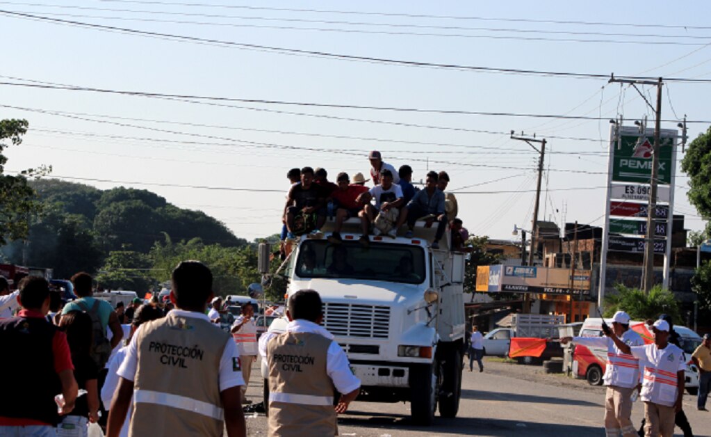 Fumigan a caravana de migrantes hondureños en Chiapas