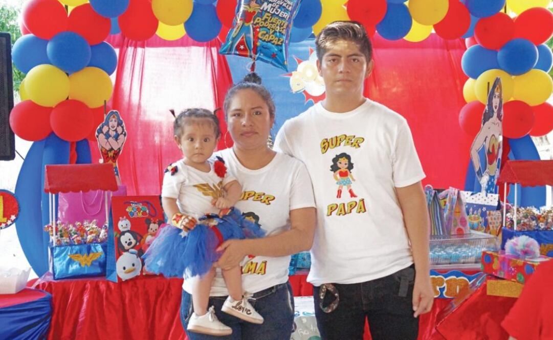 Fernanda y su bebé fueron rescatadas de los escombros de un hospital. Foto: EDWIN HERNÁNDEZ. EL UNIVERSAL