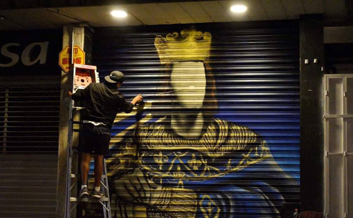 Con grafitis, artistas urbanos embellecen comercios del Centro Histórico de SLP 