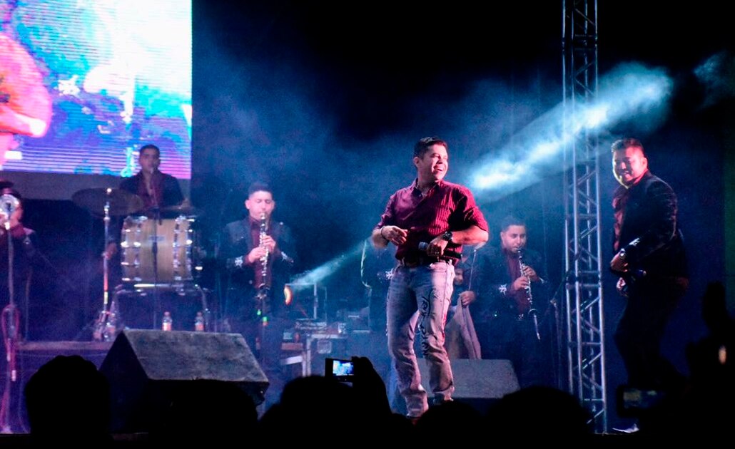 Jorge Medina cautiva con su música en FENAE 2018