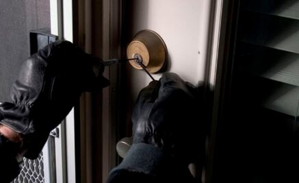 Tres personas son detenidas por robo a casa habitación